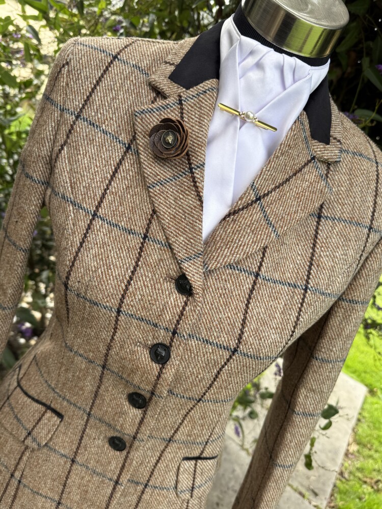 Golden  Camel Tweed / Black Trim